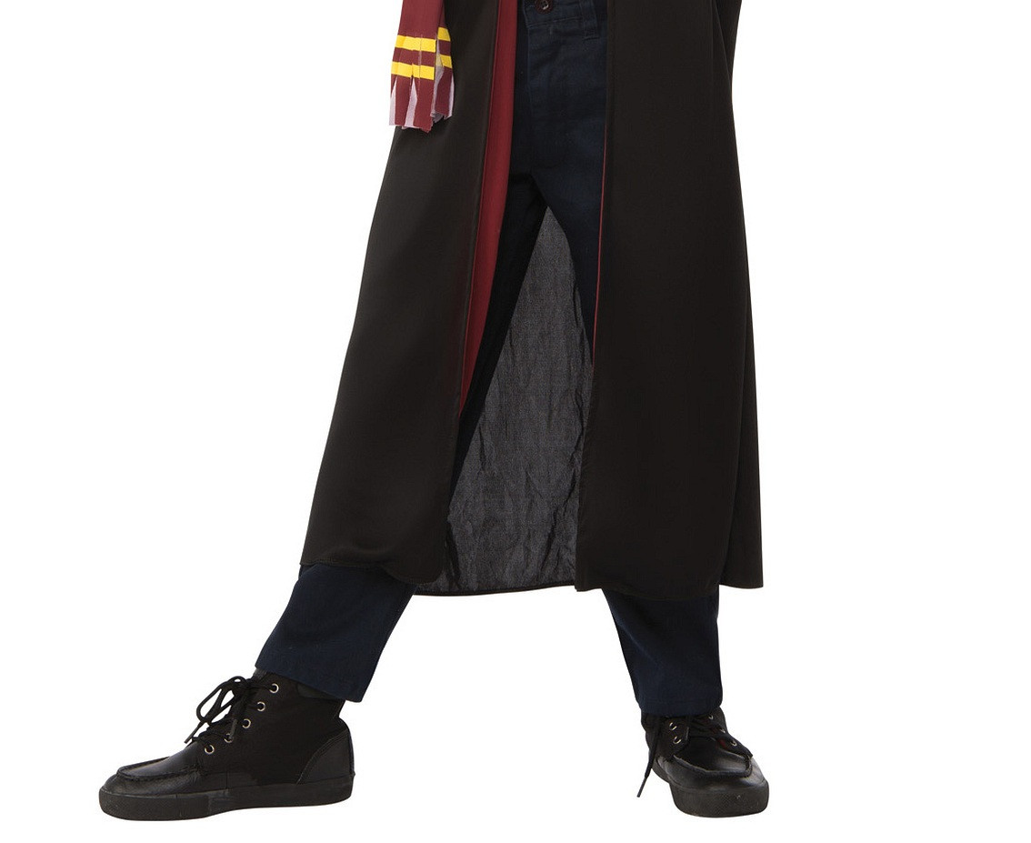 Includes: Gryffindor hooded robe, scarf, tie and wand